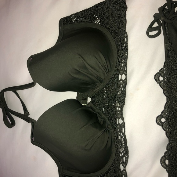 bathing suit - Picture 3 of 4